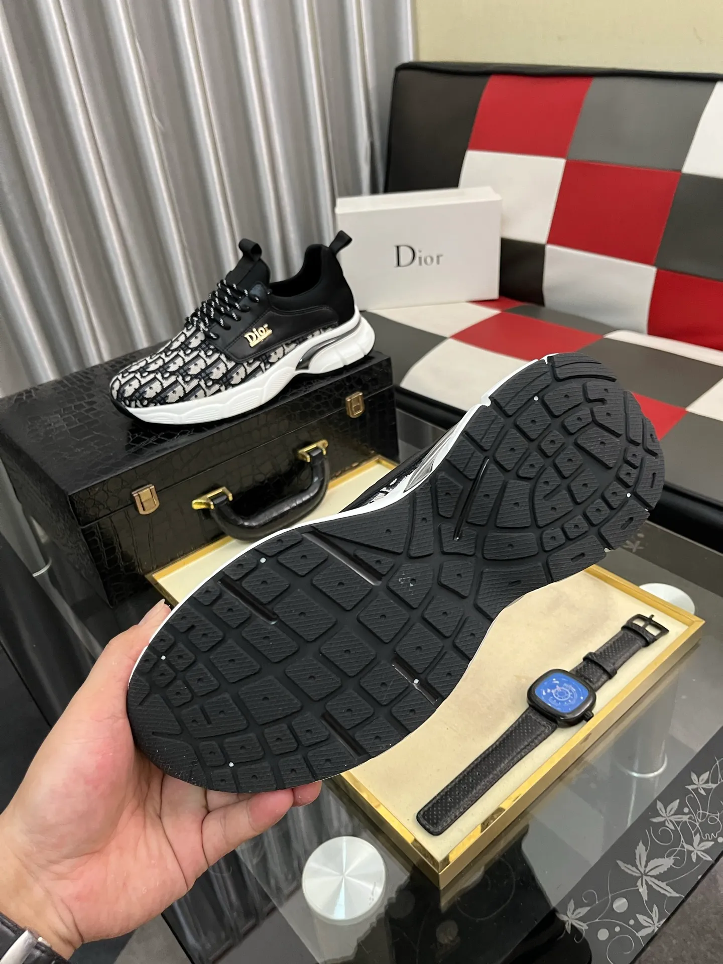 Men's Men's Shoes 💰420⌚️⌚️[Dior] Dior's new casual men's shoes are launched in Hong Kong counters. Official website 1:1 production. Original Italian materials. Designed by European and American masters. Perfect shape to create counter quality. Solid color rubber wear-resistant outsole and classic dazzling head! Super versatile and very comfortable. High-end without losing taste, fashionable and novel! ! Absolute focus! Code number: 38-44 2️⃣colors available